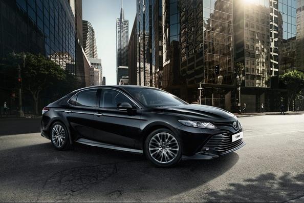 Toinen katsaus Toyota Camry 2018 -mallivuoteen