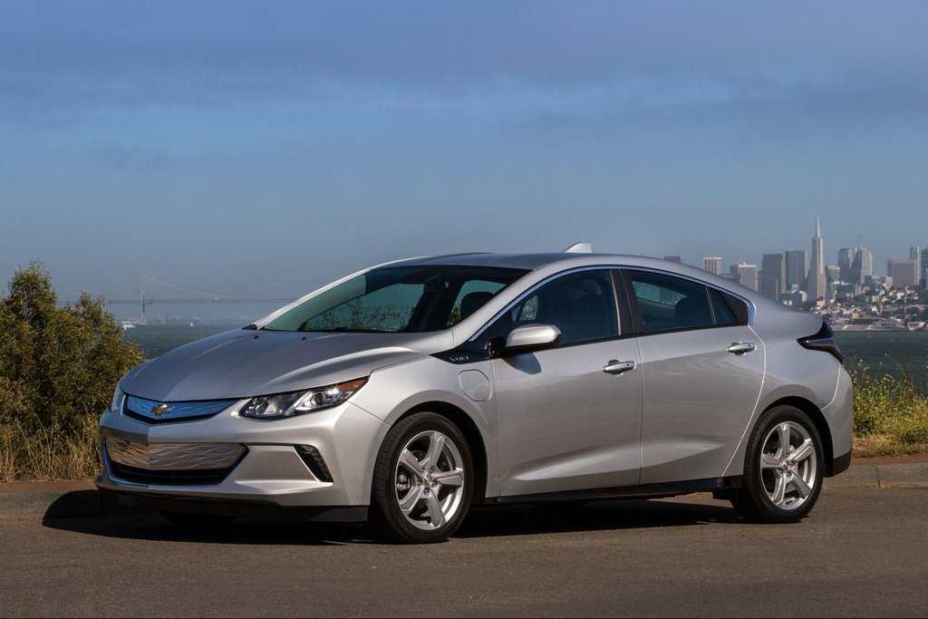 Koeajo: toisen sukupolven hybridihatchback Chevrolet Volt