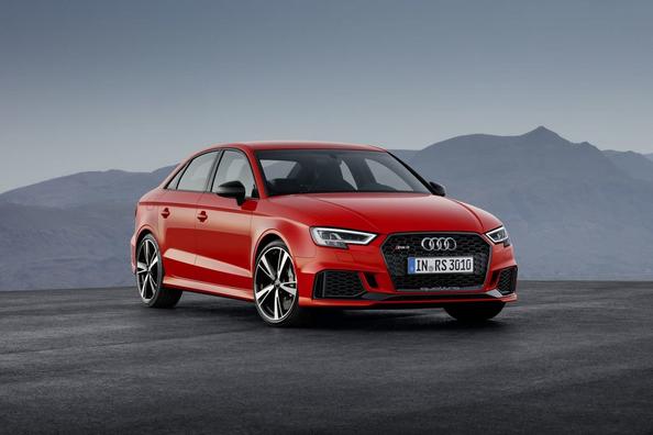 Urheilullinen Audi RS3 Sedan