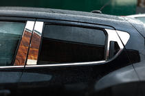 Nissan Juke 2010–2019 Ovipilarien kromilistat (8 kpl, ruostumaton teräs) kuva 3