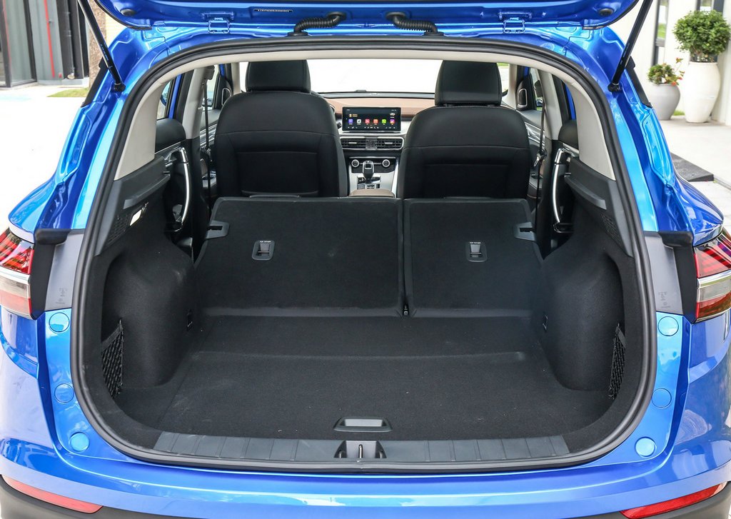 Geely SX11 -crossover: uusi malli kiinalaisyhtiön mallistossa