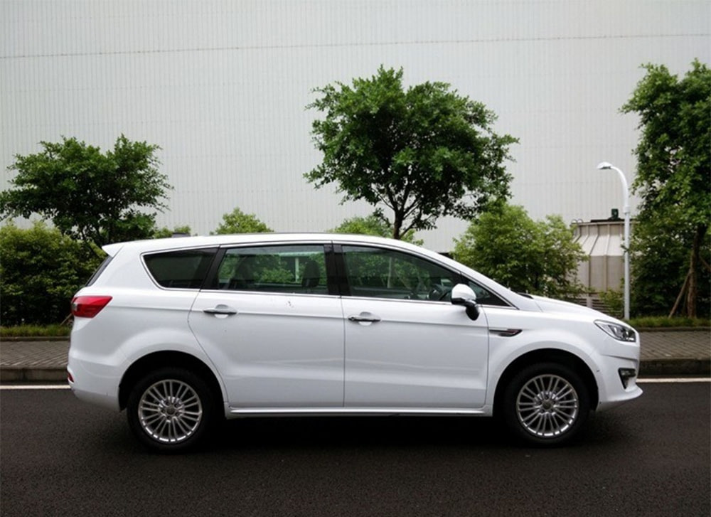 Lifan M7 -minibussin koeajo