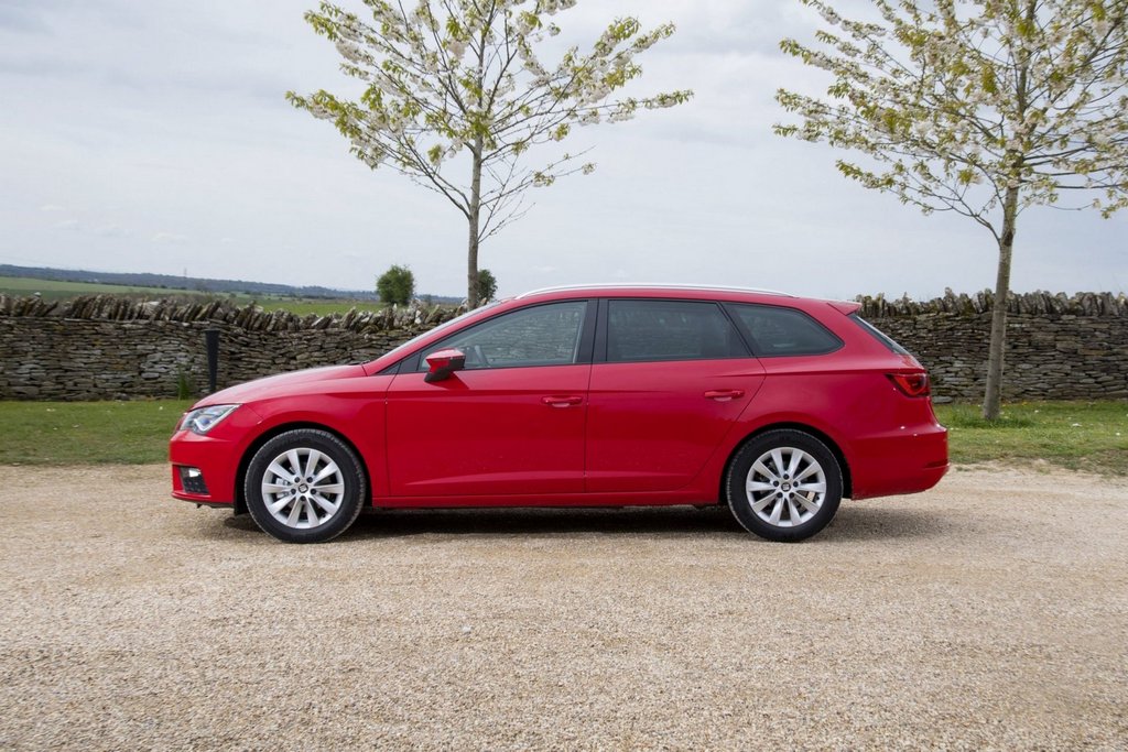 Kolmannen sukupolven SEAT Leon ST -farmari