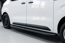Citroen Jumpy/Dispatch 2017– Bosphorus Black sivuastinlaudat (2 kpl, alumiini) kuva 1