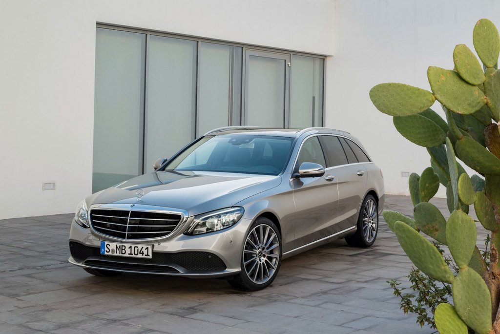 Katsaus päivitettyyn Mercedes-Benz C-class -farmariin (4. sukupolvi)