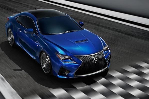 Lexus RC F -urheilucoupén koeajo