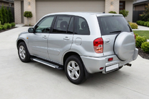 Toyota Rav 4 2001–2005 Line-sivuporrassarja (2 kpl, alumiini) kuva 1