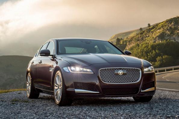 Premium-sedan Jaguar XF:n toinen sukupolvi