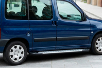 Peugeot Partner 1996–2008 Allmond Grey sivuportaat (2 kpl, alumiini) kuva 1