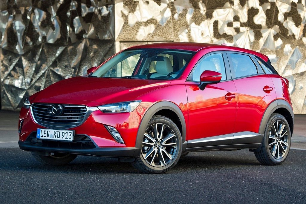 Katsaus uudistettuun Mazda CX-3 -crossoverkseen