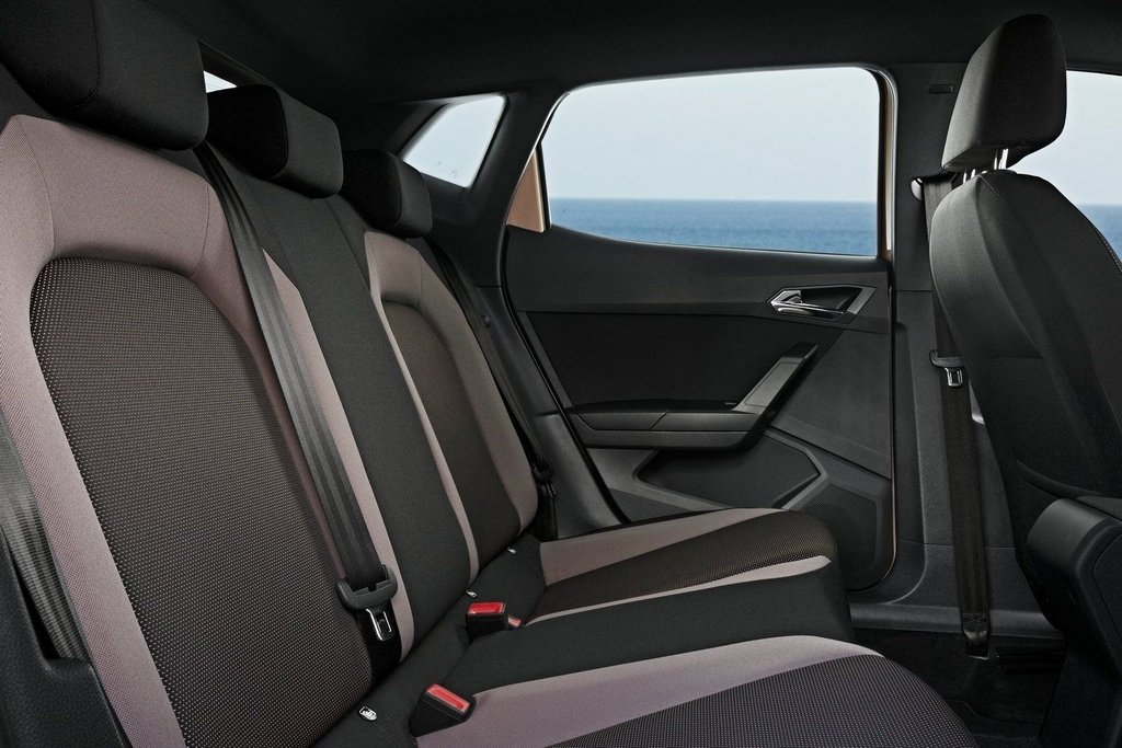 Katsaus viisioviseen SEAT Ibiza -viistoperään
