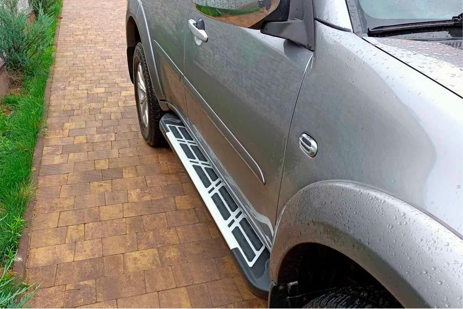 Mitsubishi Pajero Sport 2008–2015 Sunrise-astinlaudat (2 kpl, alumiini) Image
