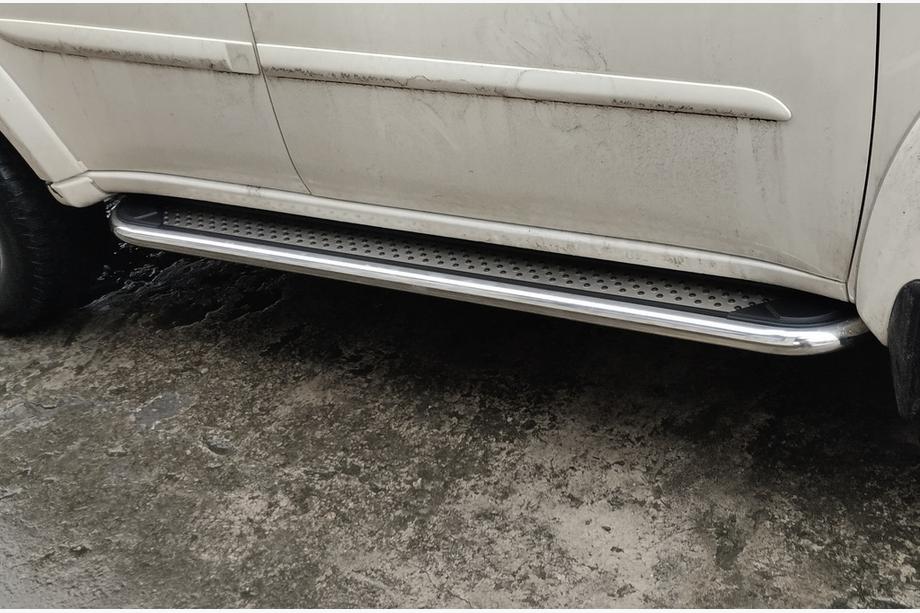 Mitsubishi Pajero Sport 2008–2015 Maydos V2 sivuportaat (2 kpl, alumiini ↗ ruostumaton teräs) Image