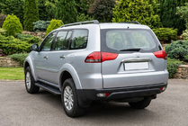 Mitsubishi Pajero Sport 2008–2015 Bosphorus Black sivuastinlaudat (2 kpl, alumiini) kuva 1