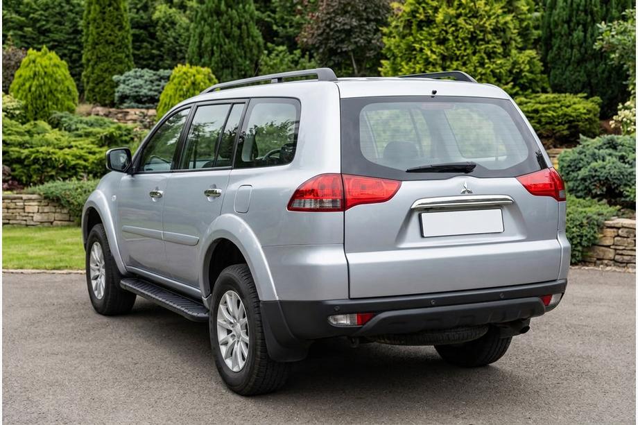 Mitsubishi Pajero Sport 2008–2015 Bosphorus Black sivuastinlaudat (2 kpl, alumiini) Image
