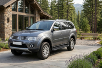 Mitsubishi Pajero Sport 2008–2015 RedLine Black sivuporrastangot (2 kpl, alumiini) kuva 1