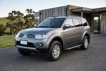 Mitsubishi Pajero Sport 2008–2015 Sivukynnykset RedLine V1 (2 kpl, alumiini) kuva 1