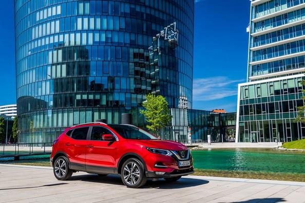 Katsaus uudistettuun toisen sukupolven Nissan Qashqaihin