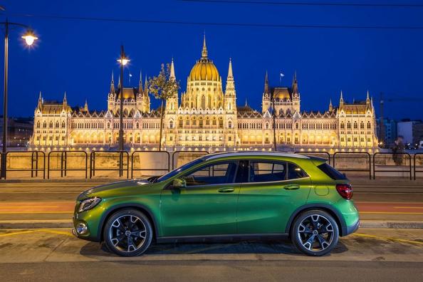 Kompakti Mercedes-Benz GLA-Class -crossover