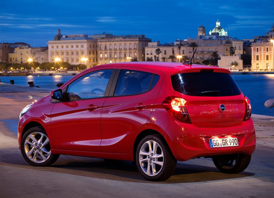 Viisiovinen Opel Karl -viistoperä