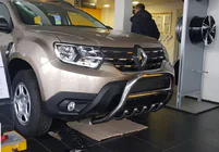 Dacia Duster 2018–2024 Karjapuskuri ilman tekstiä WT003 (ruostumaton teräs) kuva 14
