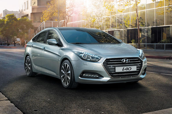 Hyundai i40 -sedanin facelift-malli