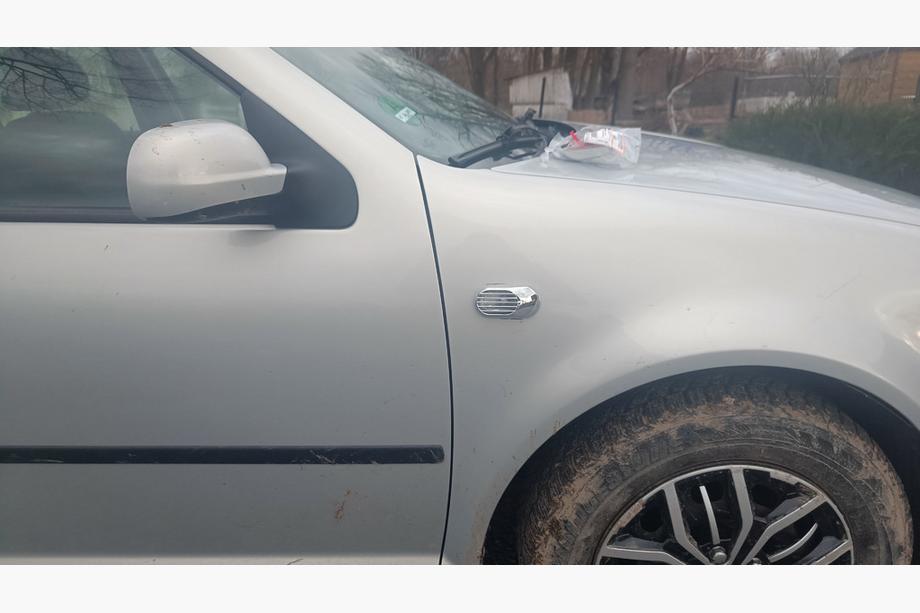 Volkswagen Golf 4 1997–2006 Ritilä sivuvilkun toistimeen, ovaali (2 kpl, ABS) Image