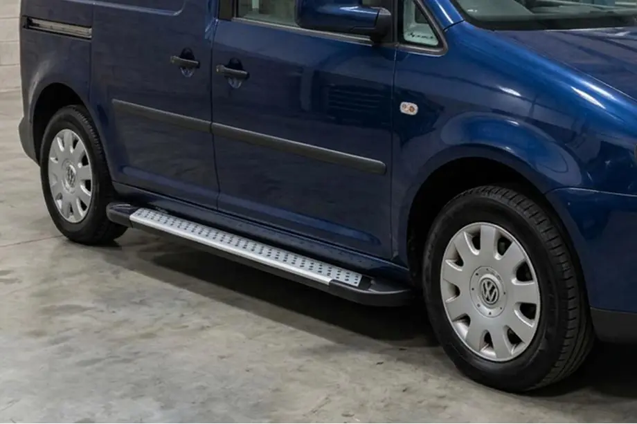 Volkswagen Caddy 2010–2015 Sivuporrast X5-tyyppi (2 kpl, alumiini) Kuva 1