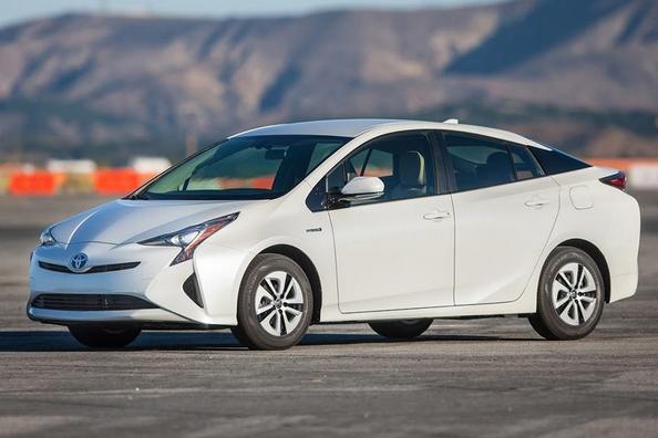 Toyota Prius -hybridihatchbackin neljäs sukupolvi