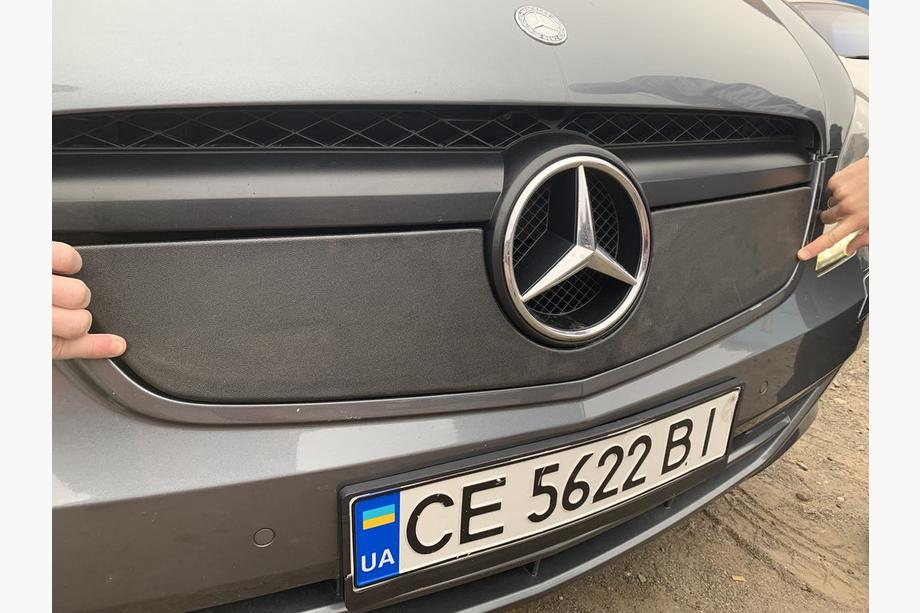 Mercedes Vito W639 2004–2014 Jäähdyttimen säleikön talvisuoja V1 (2010-2015) Kiiltävä Kuva 3