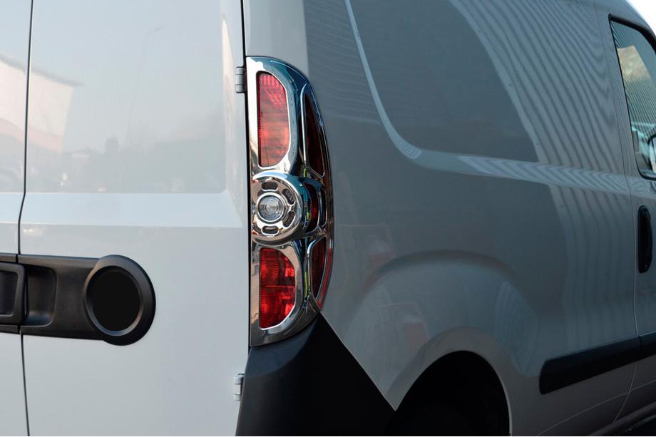 Opel Combo 2012–2018 Takavalojen kromikehykset (2012-2015, 2 kpl, muovi) Image