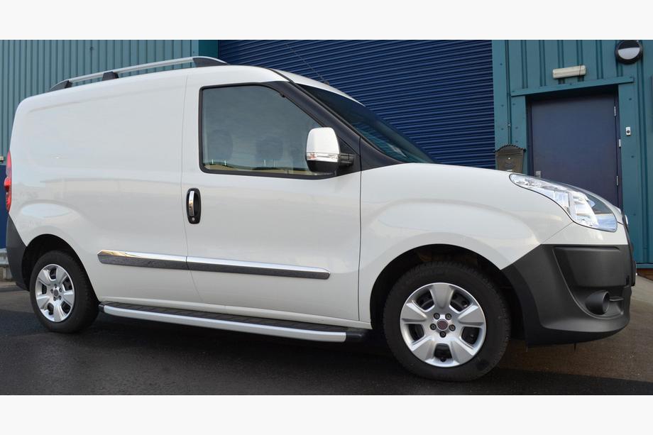 Opel Combo 2012–2018 Ovilistat (4 kpl, ruostumaton teräs) OmsaLine – italialainen ruostumaton teräs Image