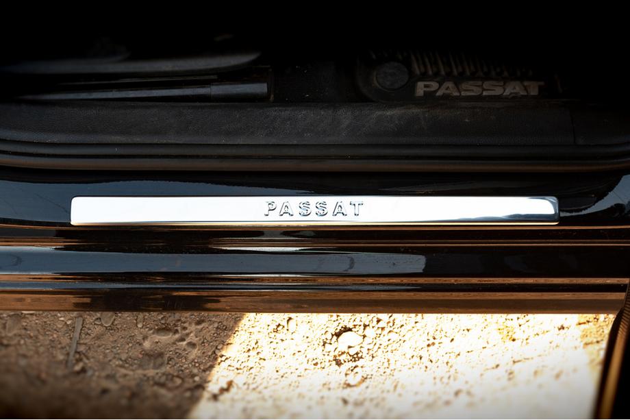 Volkswagen Passat B7 2012–2015 OmsaLine tyyppi 1 kynnyslistat (4 kpl, ruostumaton teräs) Kuva 2