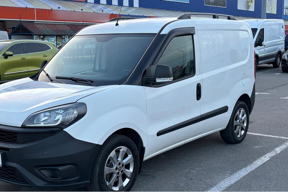 Opel Combo 2012–2018 Skyport kattokaiteet (mustat) Vakiokiinnityssarja Image