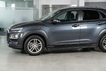 Hyundai Kona 2017–2023 Allmond Black sivuaskelmat (2 kpl, alumiini) kuva 1