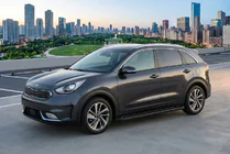 Kia Niro 2016–2021 Allmond Black sivuaskelmat (2 kpl, alumiini) kuva 1