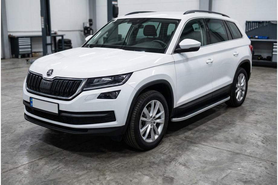Skoda Kodiaq 2016–2023 Tayga Grey -sivuaskelmat (2 kpl, alumiini) Image