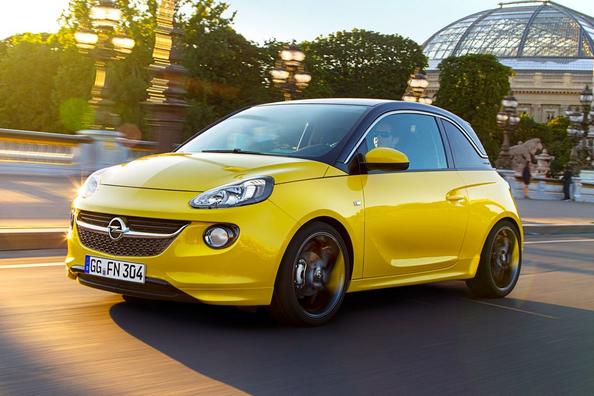 Opel Adam -subkompaktin hatchbackin koeajo