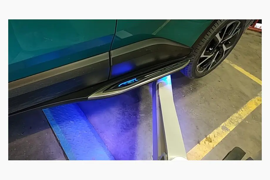 Toyota C-HR 2016–2023 Sivukynnykset Original V2 (2 kpl, alumiini) Image