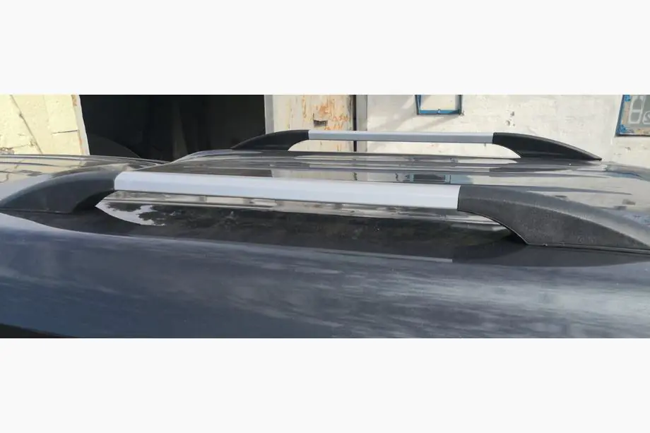 Yleismalliset kattokaiteet 85 cm (2 kpl, alumiini) Kuva 1