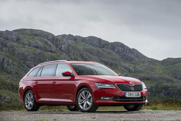 Arvostelussa: kolmannen sukupolven Skoda Superb Combi -farmari