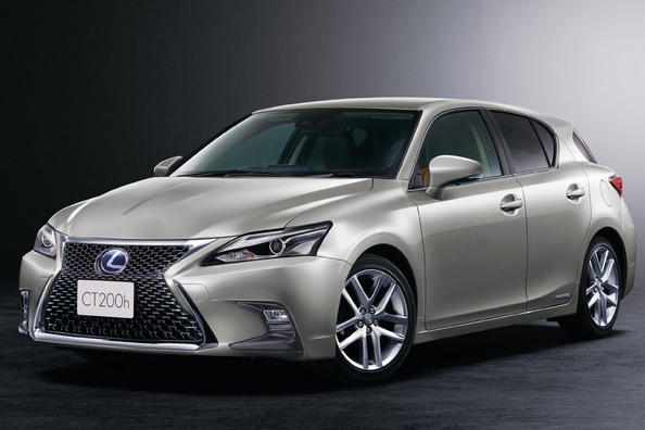 Lexus CT 200h -hybridihatchbackin koeajo