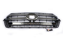 Toyota Land Cruiser 200 2007–2021 Etusäleikkö 2016-2021 (LED) kuva 2