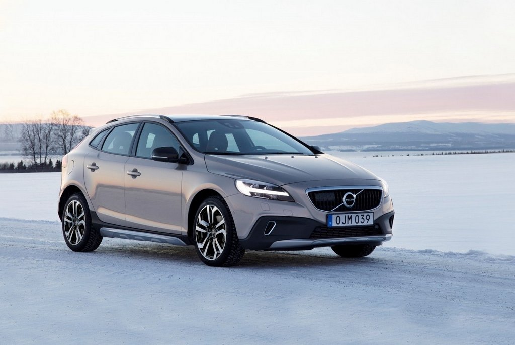 Katsaus Volvo V40 Cross Country -viistoperän maastoversioon