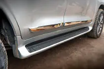 Toyota Land Cruiser 200 2007–2021 Oven listasarja (2016-2021) kuva 1