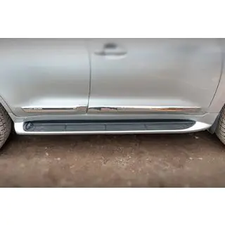 Oven listasarja (2016-2021) Toyota Land Cruiser 200 2007–2021 kuva 2