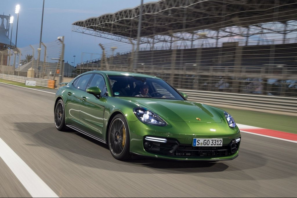 Katsaus toisen sukupolven Porsche Panameraan
