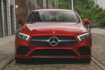 Mercedes CLS C257 2018– Etusäleikkö (Diamond Silver) kuva 1