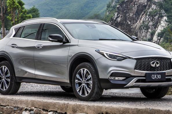 Katsaus kompaktista Infiniti QX30 -crossoverista