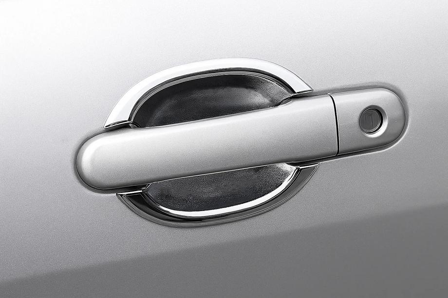 Nissan Tiida 2004–2011 Kromiset ovenkahvan kuppisuojat (4 kpl, muovi) Image